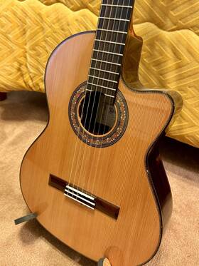 Cym75ce Alvarez Yairi Classical Guitar