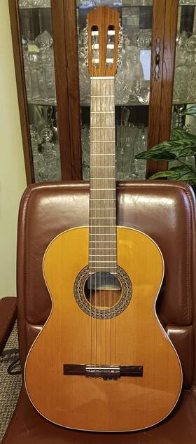 Antonio Aparicio Aa20 Classical Guitar Handmade In Spain Fine Woods Inlay With Case