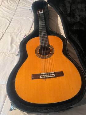 Aria Ak200 Japan Classical Guitar With Gator Deluxe Hard Case