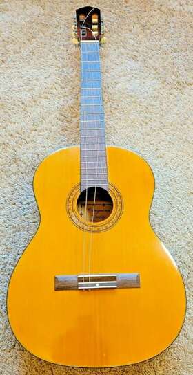 Cn-15s Conqueror Classical Guitar Model Made In Japan Vintage From 60s