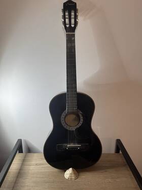 Crescent 082601501088 Classical Guitar 6 String Standard Black