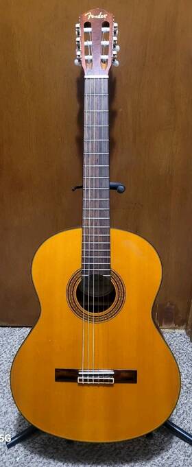 Fender Cg-11 2002 Nylon String Classical Guitar Very Good Cond