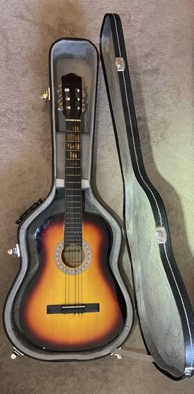 Lc539 Madeira Vintage Classical Acoustic Guitar Chromacast Hardshell Case