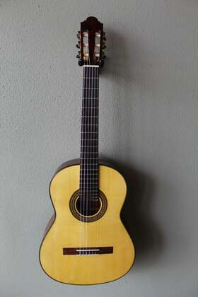 887489362534795432 Navarro Brand New Marlon Francisco Spruce Top Classical Guitar - 640 Scale