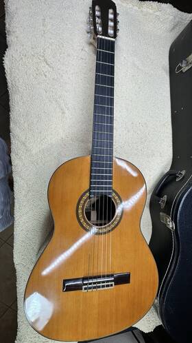 G-200 Suzuki Vintage Kiso Acoustic Guitar Beautiful Condition With Case