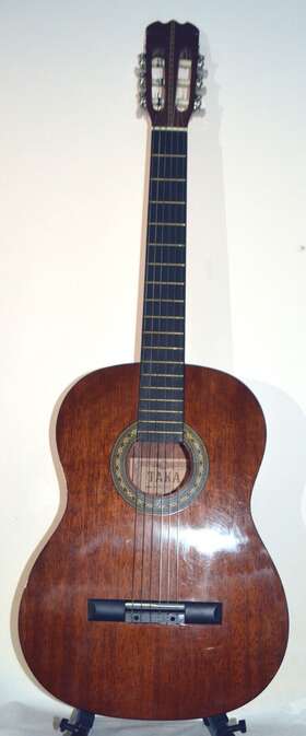 Tg301 Taka Classical Nylon String Acoustic Guitar Great Condition With Case
