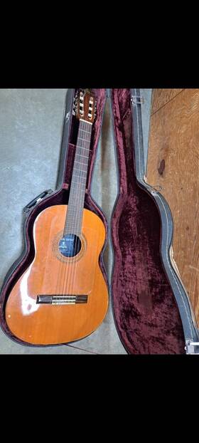 G-120 Takeharu Classical Guitar 1975 Extremely Rare