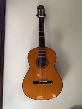 Ec-18 Yamaha Classical Guitar With Case