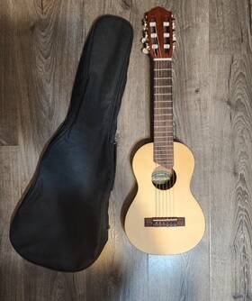 Yamaha Ggl1 Gl1 Classical Guitarlele Natural With Carrying Case