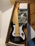 Bcp 30" Kids Electric Guitar Sunburst Beginner Starter Kit Amp Strap Bag String. Fixed Price $50.00.