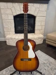 Vintage Harmony Silvertone Flat Top Built The 70'S Chicago , Usa. Fixed Price $360.00.